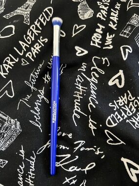 Revolution Blue Tapered Blending Brush